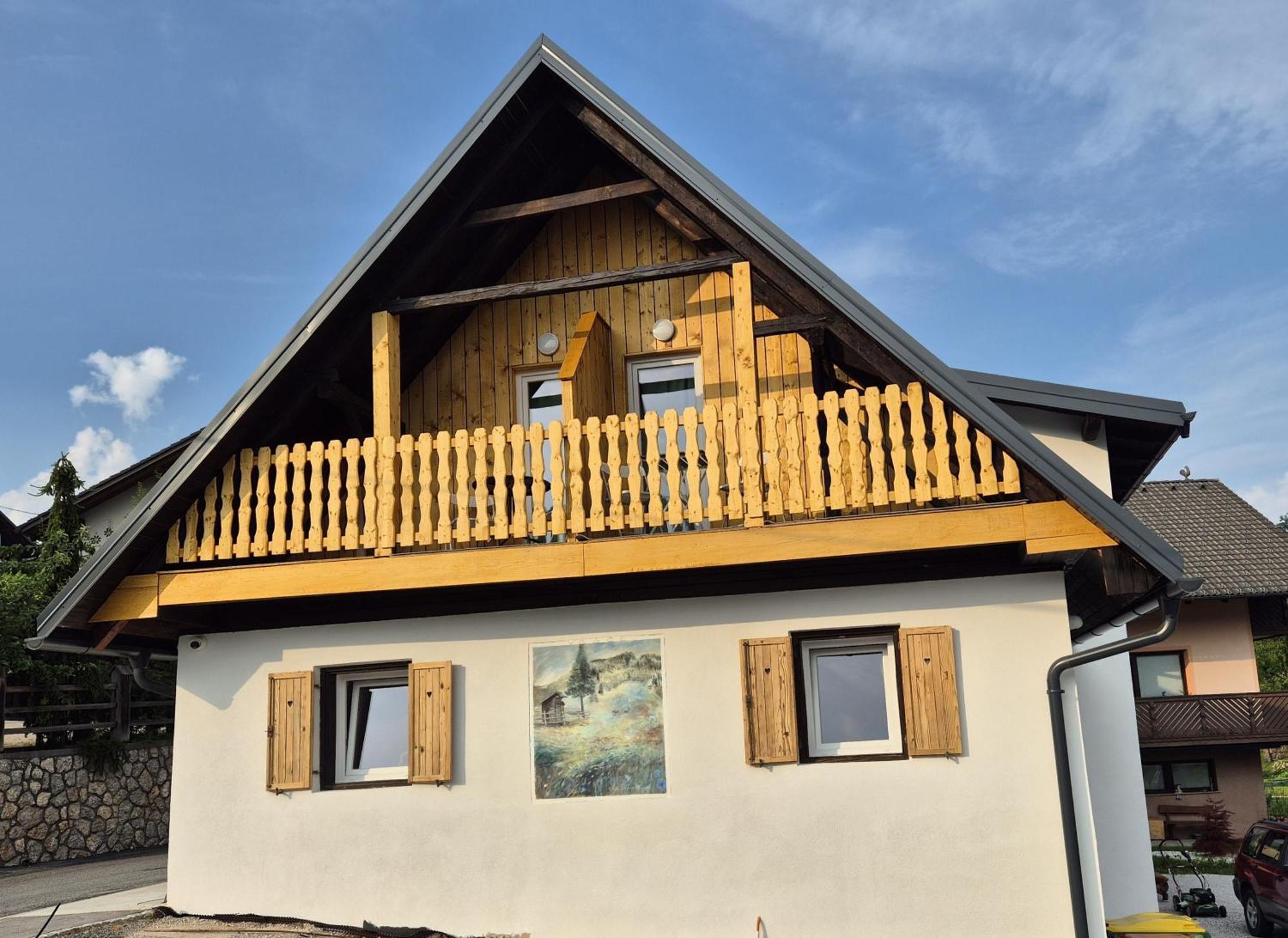 Slovenian House Mira Zgornje Gorje Bagian luar foto
