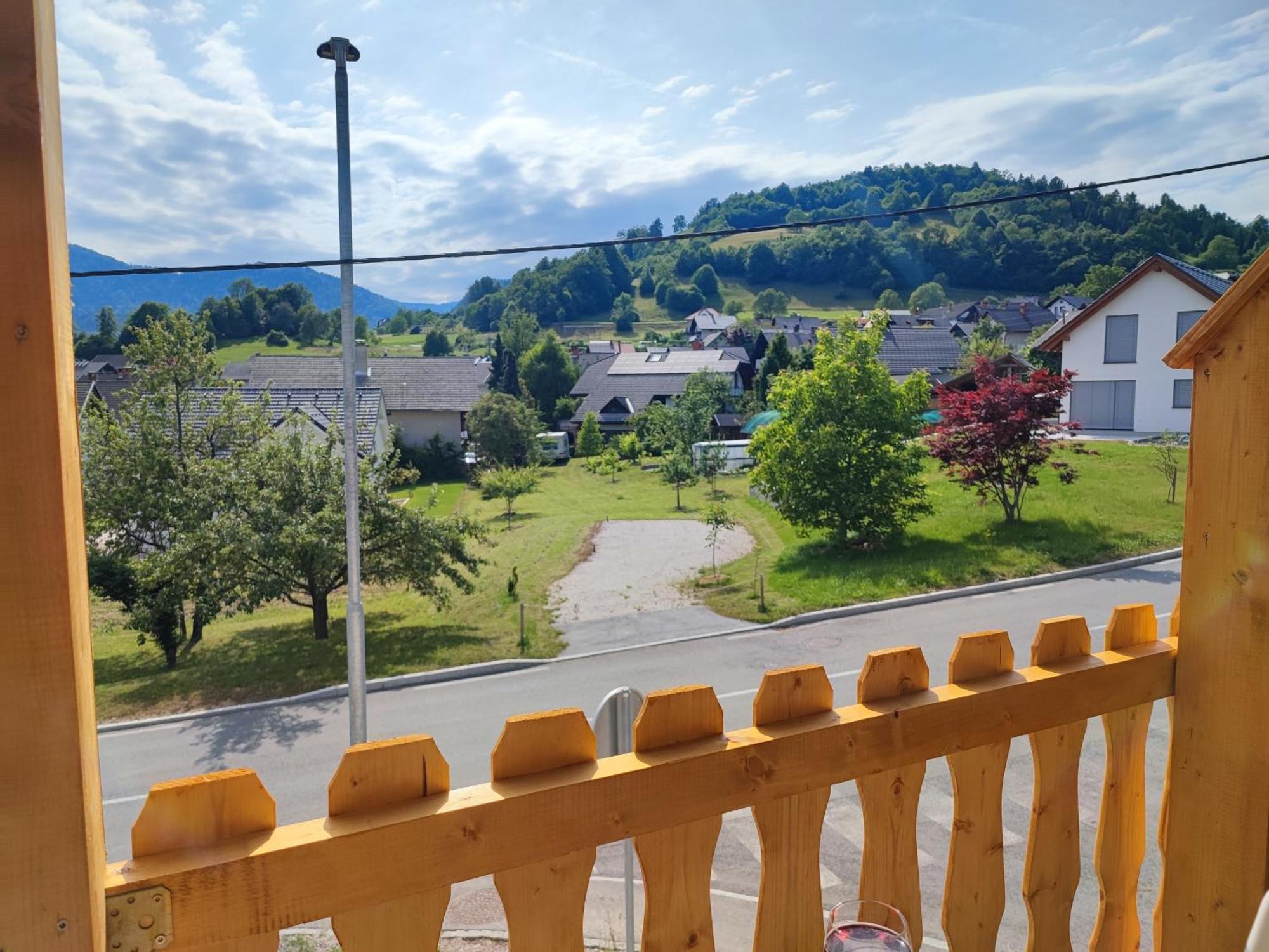 Slovenian House Mira Zgornje Gorje Bagian luar foto